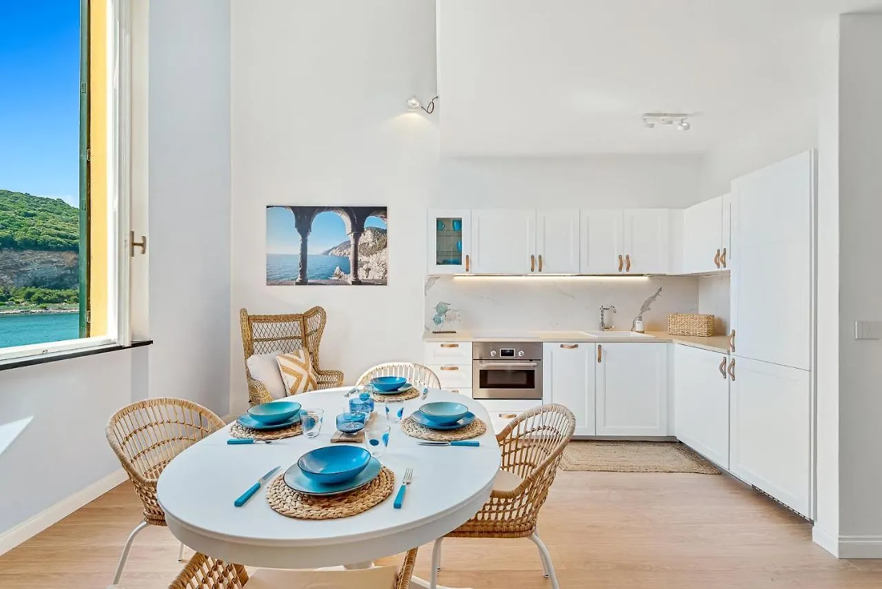 Apartment L'Incanto Di Venere Porto Venere Italy